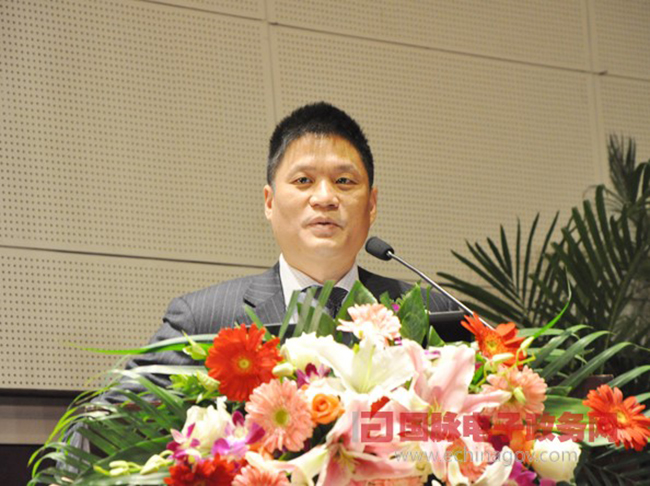雷火·竞技电竞网站互联董事长、首席研究员杨冰之作了题为《大数据时代的政府在线服务》的主题演讲