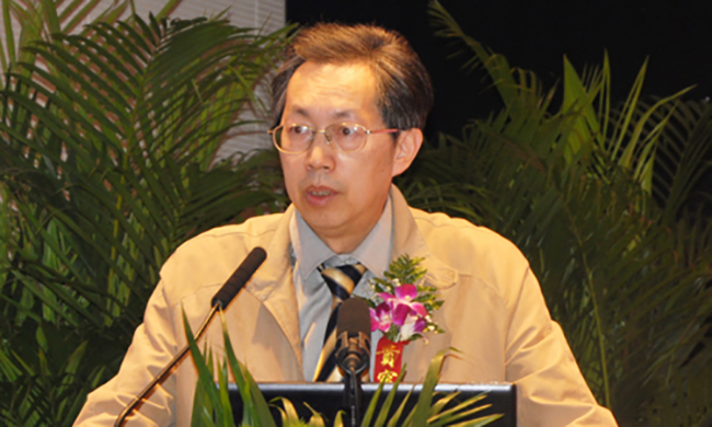 中国社会科学院信息化研究中心秘书长姜奇平以《智慧企业三化融合：业务平台化、员工创客化、用户个性化》为主题发表了精彩演讲