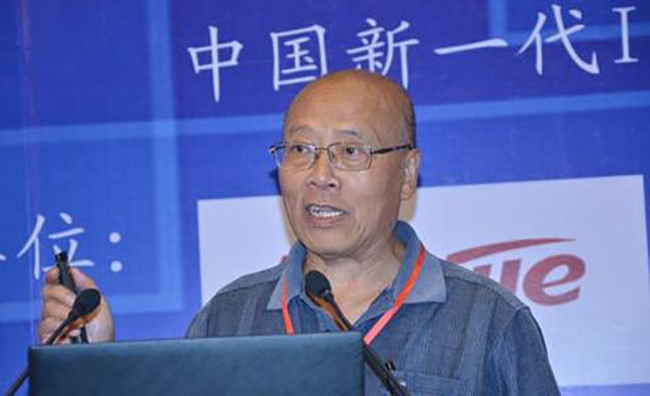 资深信息化专家、原中国信息协会副会长胡小明发表了题为《对新型智慧城市建设顶层设计的思考》的精彩演讲