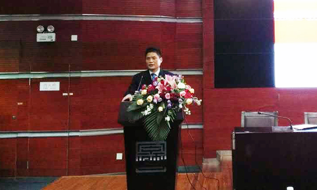 在北京师范大学2016年“物联网国际会议-IIKI2016”上。雷火·竞技电竞网站董事长杨冰之并“物联网及中国发展现状、政策与发展前瞻”为题作精彩演讲。