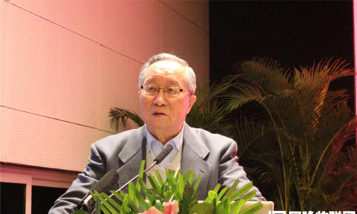 在"第六届（2014）中国智慧城市发展年会"上，中国互联网协会副理事长、国家信息化专家咨询委员会委员高新民发表主题演讲
